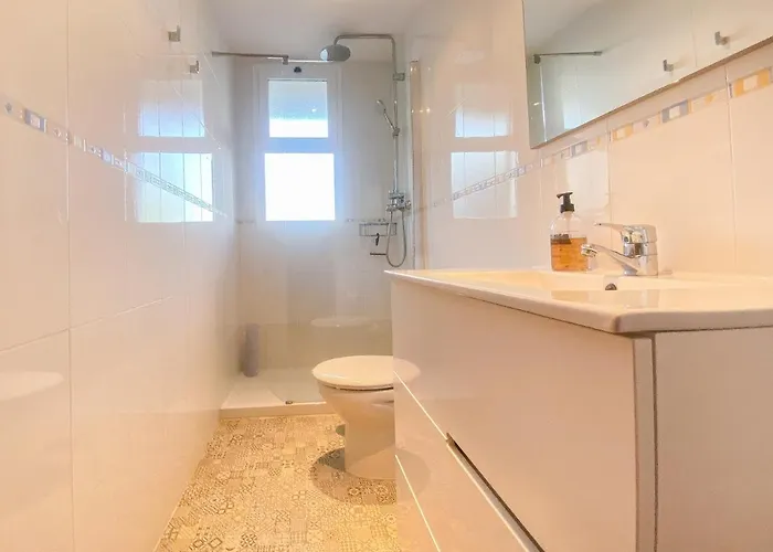 Great Location, Town Apartment