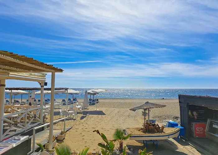 Great Location, Town