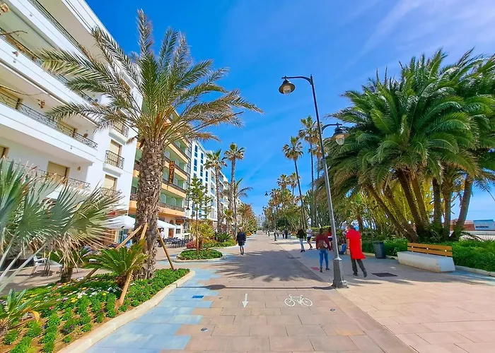 Great Location, Town * 埃斯特波纳